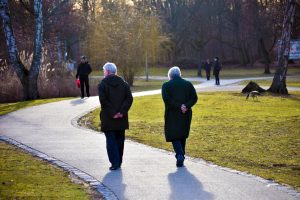 Warum immer wieder Senioren Opfer bei Betrugsmaschen werden